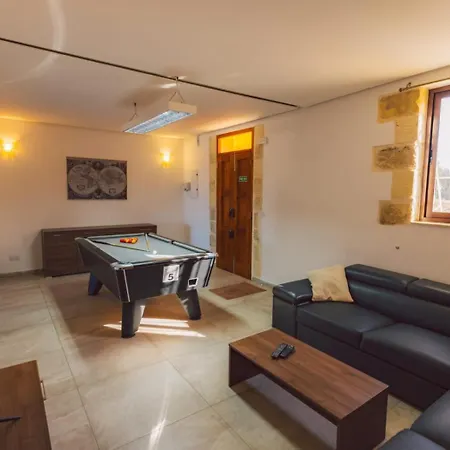 Villa Lyons